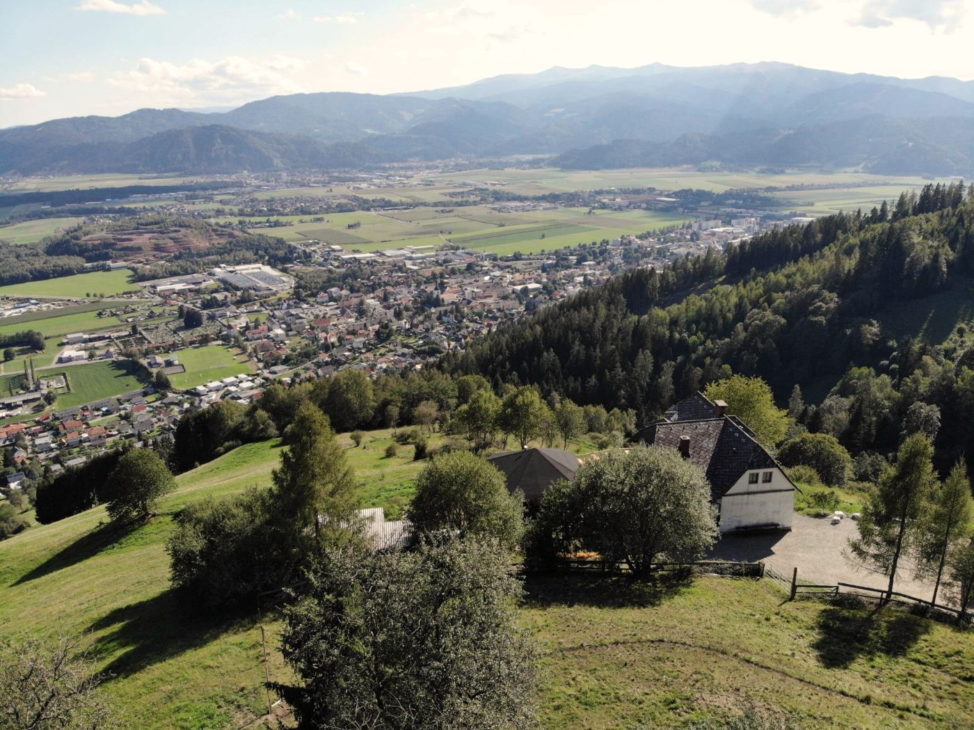 Luftbild: Blick vom Höhn hinunter auf Fohnsdorf und das Aichfeld